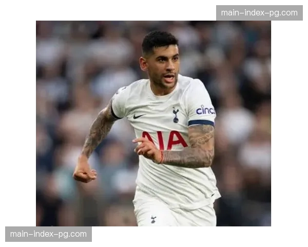 战术镜头：热刺后卫罗梅罗第60分钟位置前提，临时扮演后腰角色